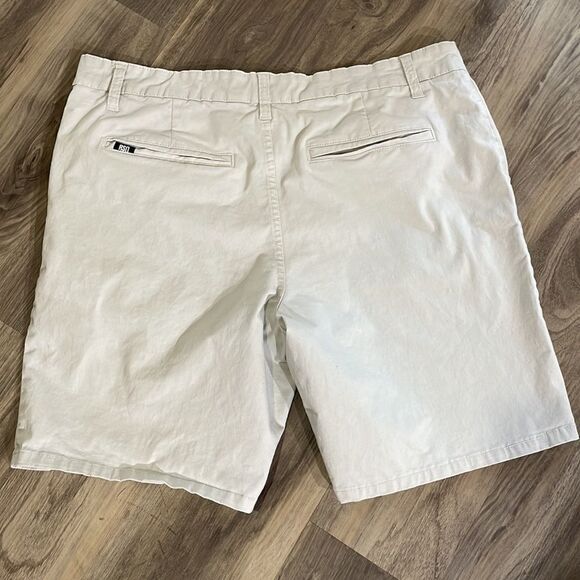 Men’s Light Khaki RSQ Chino Shorts - Picture 5 of 6